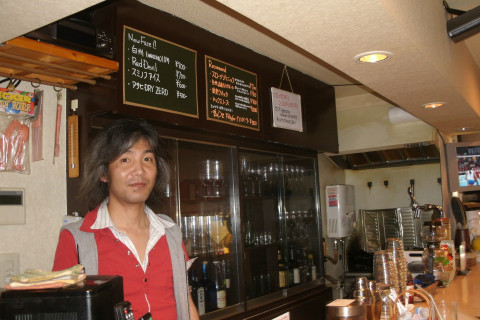 支える人々～Cafe＆Bar Vo-Vo　山田好治さん～ サムネイル