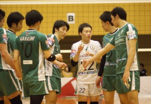 2013/14シーズン。現在サンガイアのコートにいるのは瀧澤選手ひとりとなった。