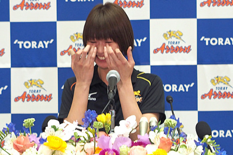 サオリン、笑いと涙の引退報告会見「悔しい気持ちがなくなった。今は主婦を楽しんでいます」 サムネイル