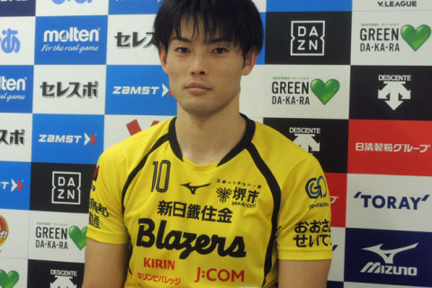 堺・千々木「後味悪いことがあったにせよ、それだけでは説明が付かない自分たちの弱さがあったので、明日は切り替えて勝ち点３を獲りたい」 サムネイル