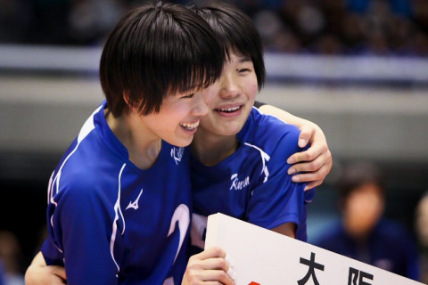 春高優勝チーム記者会見　鍬田憲伸「畑野先生には本当に感謝している」　林琴奈「自分にとってラストの春高で優勝できて嬉しい」 サムネイル