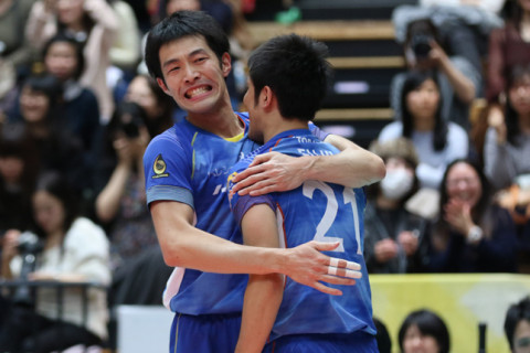 東レ富松「自分のプレーは置いておいて、チームを鼓舞しようと努めた」合成イゴール「今日はタフなゲームだった」 サムネイル