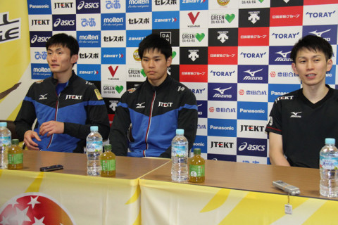 東レ小林監督「（ワンポイントブロッカー２枚は）博打でしたね！」ジェイテクト西田「最後のセットは悔しいの一言」 サムネイル