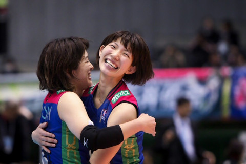 久光製薬・石井優希「個人賞はこのチームだからこそもらえたもの」　JT・奥村麻依「ファイナルを経験できたのは何より貴重なこと」 サムネイル