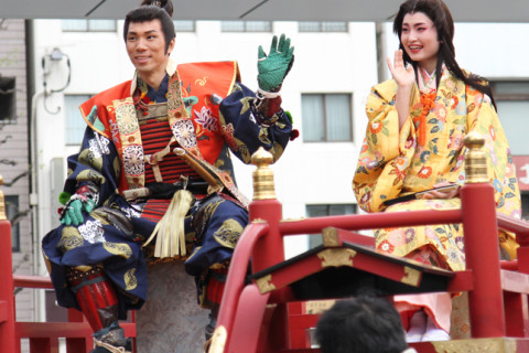 ふくい桜まつりでパナソニックが時代行列　清水邦広の代役で柴田勝家公に福澤達哉が扮する サムネイル