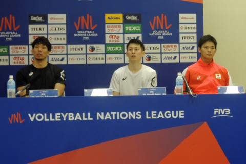 ネーションズリーグ男子　ポーランド戦コメント　中垣内祐一監督「相手の短いサーブに苦しんだ」　福澤達哉「パスする人間として、しっかり反省しなければ」 サムネイル