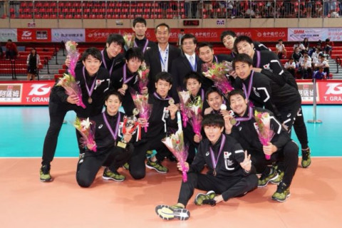 全日本ユニバ男子、アウェーの中、フルセットの激闘を制し、銅メダルを獲得。明大・小川智大がベストリベロ賞に　第6回アジアカップ男子 サムネイル