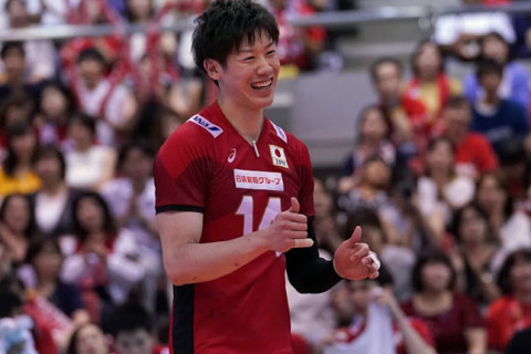 石川祐希・後編「開幕戦のイタリア戦がその後の試合内容にもつながる。勝てる、いや勝つつもりで練習している」 サムネイル