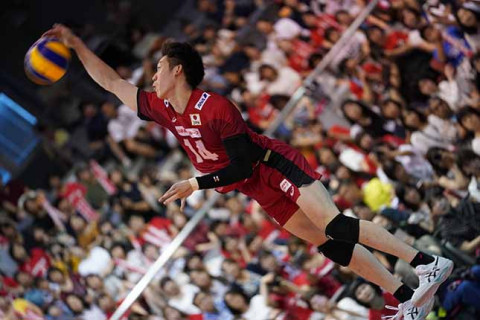 フォトギャラリー特別編 全日本男子 石川選手 スパイクサーブ連続写真 サムネイル