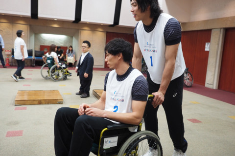 全日本男子・清水邦広と福澤達哉、シッティングバレー田澤隼　パラバディ研修フォトギャラリー サムネイル