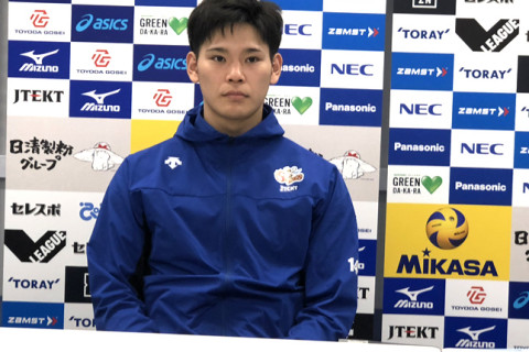 大分小川監督「４試合目にして初めてのセット獲得」西田有志「１，２セットまではプレッシャーでスパイクをネットにかけたが、４セット目はリラックスできた」 サムネイル