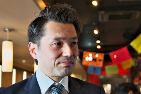 新監督に聞く　PFU加藤陽一さん「男子バレーと女子バレーの両方の経験を融合して活かしたい」 サムネイル