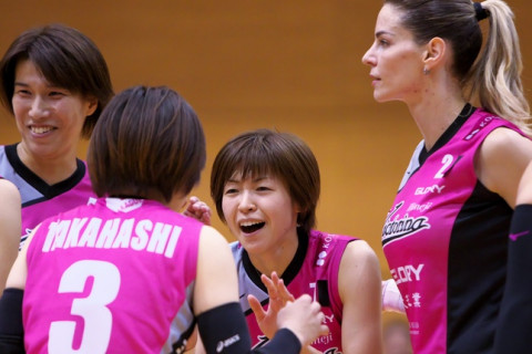 V.LEAGUE DIVISION2女子が開幕。竹下佳江監督率いる姫路が初戦で勝利を飾る　V2リーグ女子 サムネイル
