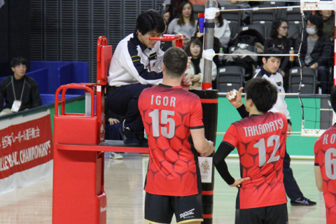 天皇杯堺豊田合成戦　高松卓矢ら豊田合成フォト サムネイル