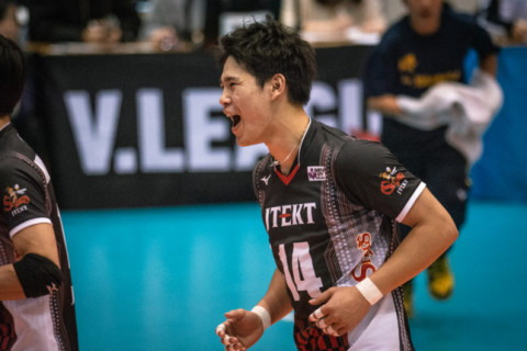 “無の境地”西田が東レを粉砕　プレーオフ入りかけた天王山　V1リーグ男子 サムネイル