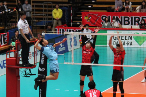 サントリー・米山達也とジェイテクト・興梠亮がVリーグ出場通算230試合出場達成 サムネイル