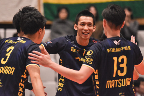日本記録更新！「通算出場セット数」松本慶彦（堺）・「通算ブロック決定本数」富松崇彰（東レ） サムネイル