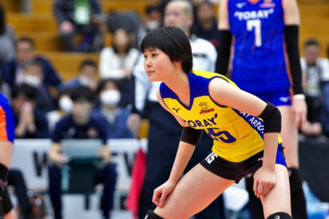 デンソー・石田瑞穂「個々の能力を伸ばし、チームを引っ張る選手が増えればもっと強くなるはず」　東レ・水杉玲奈「スピードと球の重さが高校バレーとは違うと実感」 サムネイル