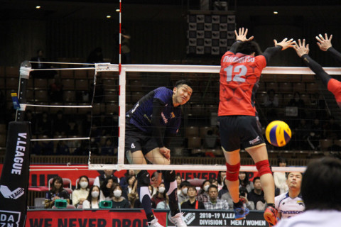 パナソニック大竹壱青決定率73.3％で豊田合成を撃破　JTが東レをフルセットで下す　ファイナル６開幕 サムネイル