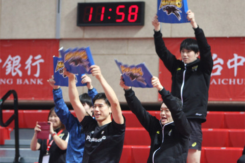 パナソニックがオーストラリアに快勝、準決勝へ　深津主将「ベンチ外の選手の声援がすごく力になっている。彼らのためにも必ず勝ちます」2019アジアクラブ選手権男子大会 サムネイル