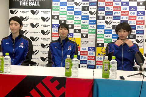 久光製薬　新鍋理沙「１瞬も油断はできない。最後まですきを見せずに、今までやってきたことを全部出し切りたい」酒井監督「昨季からのリードブロックが形になってきた」ファイナル第１戦会見 サムネイル