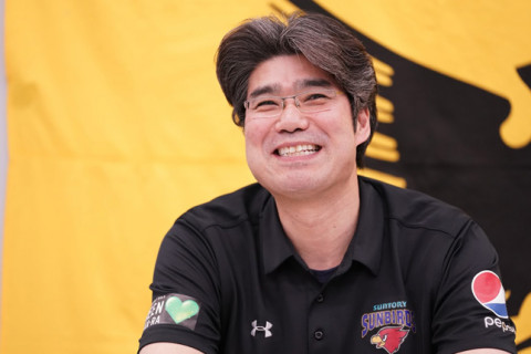 4年ぶり優勝サントリー荻野監督「今季の３つの目標スパイク・ブロック・サーブが機能した」ムセルスキー「すべての人にリスペクトと感謝を」第68回黒鷲旗 サムネイル