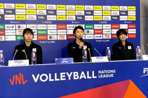 新鍋理沙「佐藤選手ともう一度トスや入り方を確認し合った」　中田久美監督「速いトスを打ちきれる鍋谷の投入が成功した」　VNL女子セルビア戦会見コメント サムネイル