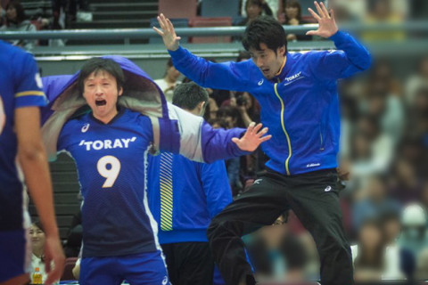 東レアローズ男子、2019年度新体制発表！　篠田歩監督、小林敦GM　阿部裕太コーチ　米山裕太・梅野聡選手兼任コーチ サムネイル