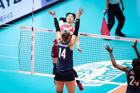 日本、世界ランク3位のアメリカにフルセットに持ち込むも惜敗　W杯2019女子 サムネイル