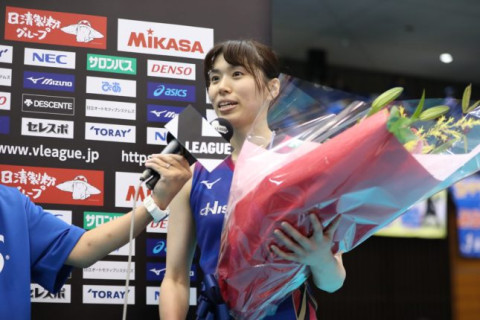 久光製薬・新鍋理沙がVリーグ出場通算230試合を達成。Vリーグ栄誉賞に サムネイル