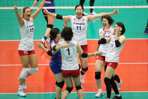 JTとトヨタ車体が勝利。両チームのルーキー・籾井あきと鴫原ひなたが活躍　V1リーグ女子 サムネイル