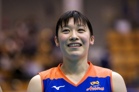 東レ・石川真佑「周りに声をかけるなど意識してやっています」PFU・宇田沙織「選手一人ひとりが相手に立ち向かっていく姿を見てもらいたい」 サムネイル