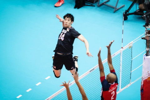 日本、エジプトにフルセットで競り勝ち、24年ぶり4連勝。石川の勝負どころでの活躍光る　W杯2019男子 サムネイル