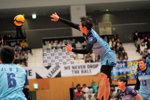 サントリー・秦耕介「バックアタックは僕の強み」、VC長野・アーマツ・マサジェディ監督「選手たちは成長した」 サムネイル