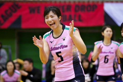 V2リーグ女子開幕。高速コンビのルートイン「私たちがやっているバレーは通用する」 JAぎふ・佐々原和「怪我と付き合いつつエースとして引っ張る」 サムネイル