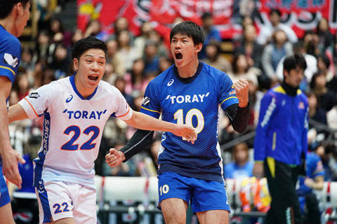 東レ・篠田歩監督「ムセルスキー選手に予想以上にやられすぎてしまった」、井手智「相手にリードされると弱気な部分が出てきてしまう」 サムネイル