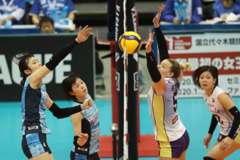 岡山、ホームで日立に3-1で勝ち、12勝目。埼玉上尾は首位JTをフルセットで破り、11勝目　V1女子 サムネイル