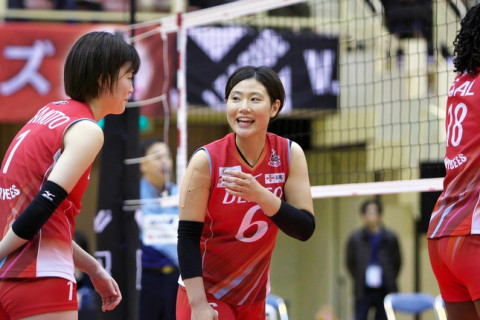 デンソー・田代佳奈美「楽しいバレーをしようと思っている」、日立・佐藤美弥「渡邊久惠は安心感を与えてくれる選手」 サムネイル