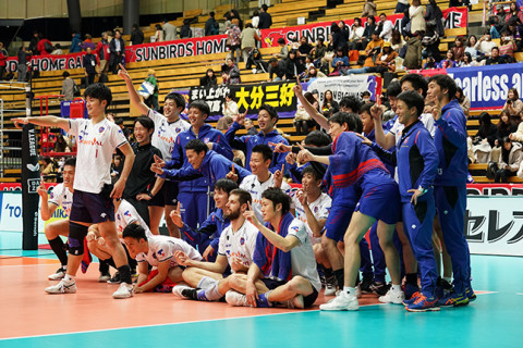 FC東京・迫田郭志「ジェイテクトの浅野選手を見習っていきたい」、プレモビッチ・ピーター「V.LEAGUEのチームはディフェンスが良いことが分かった」 サムネイル