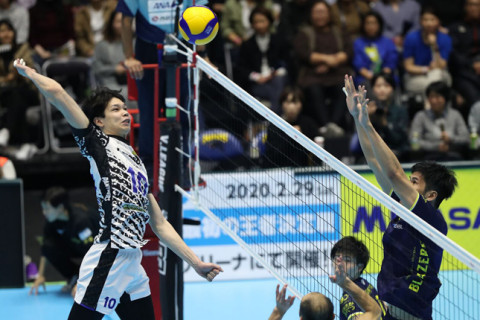 パナソニック山内晶大「指笛など独特の応援で盛り上がりました」仲本賢優「一日も早く試合に出たい」 サムネイル