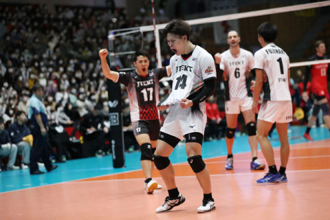 サントリー健闘も３連戦目で力尽きる　ジェイテクトが決勝へ　西田「歴史を変えてやろう」V1リーグ男子 サムネイル