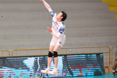 石川祐希 コッパ・イタリア（予選）第2戦 途中相手ペースにハマるも3-1で2連勝　石川「マッテオのブロックで流れが変わった」 サムネイル