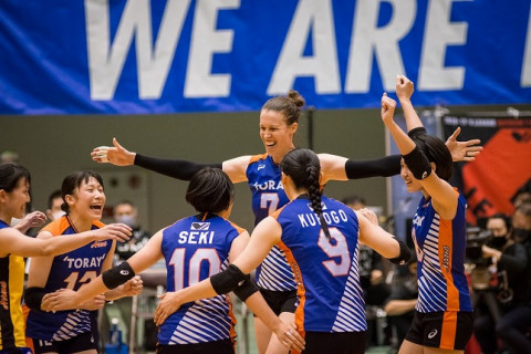 東レが開幕５連勝。JT対デンソーはフルセットの激闘に。岡山が4位に浮上　V１女子 サムネイル
