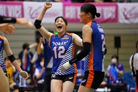 東レとJTがそれぞれストレート勝利で8勝目、デンソーと岡山は6勝目。KUROBEがトヨタ車体をストレートで下し、3勝目　V1女子 サムネイル