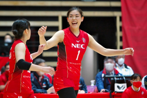 NEC・島村春世「感謝の気持ちが今季の好調につながっている」、日立・多治見麻子監督「佐藤美弥のコンディションが戻るのを待ちたい」　V1女子会見 サムネイル