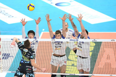 石川祐希が通常と違うポジションで奮闘もミラノ2連敗で5位に後退「終盤で離されずリードしたい」 サムネイル