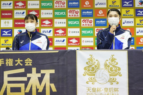 東レ・黒後愛主将「持ち味の攻撃ができず、守備も粘りを出せなかった」、越谷章監督「自分たちの良さを出すため、敢えてマッチアップを変えなかった」　皇后杯決勝会見 サムネイル