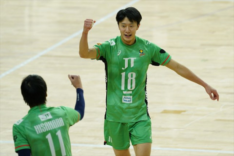 JT広島はリーグから続いた連敗から脱出　フルセットで堺を下す　山本主将「相手どうこうではなく、まず自分たちと腹をくくった」天皇杯 サムネイル