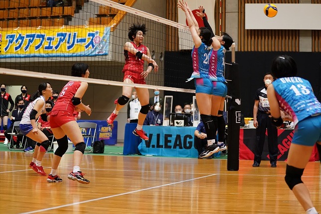 V Cupが開幕。NEC、埼玉上尾、久光、JT、岡山が白星スタート　V1女子