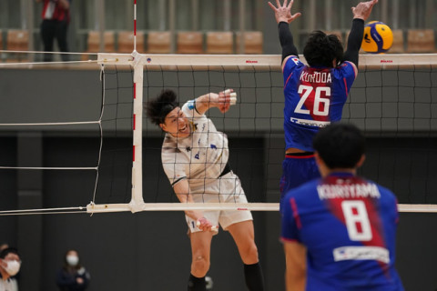 サントリー、パナソニック、堺、JT広島が勝利　堺ゴーダン監督「サーブ、スパイク、トス、ブロックすべてがうまくできた」V1男子 サムネイル